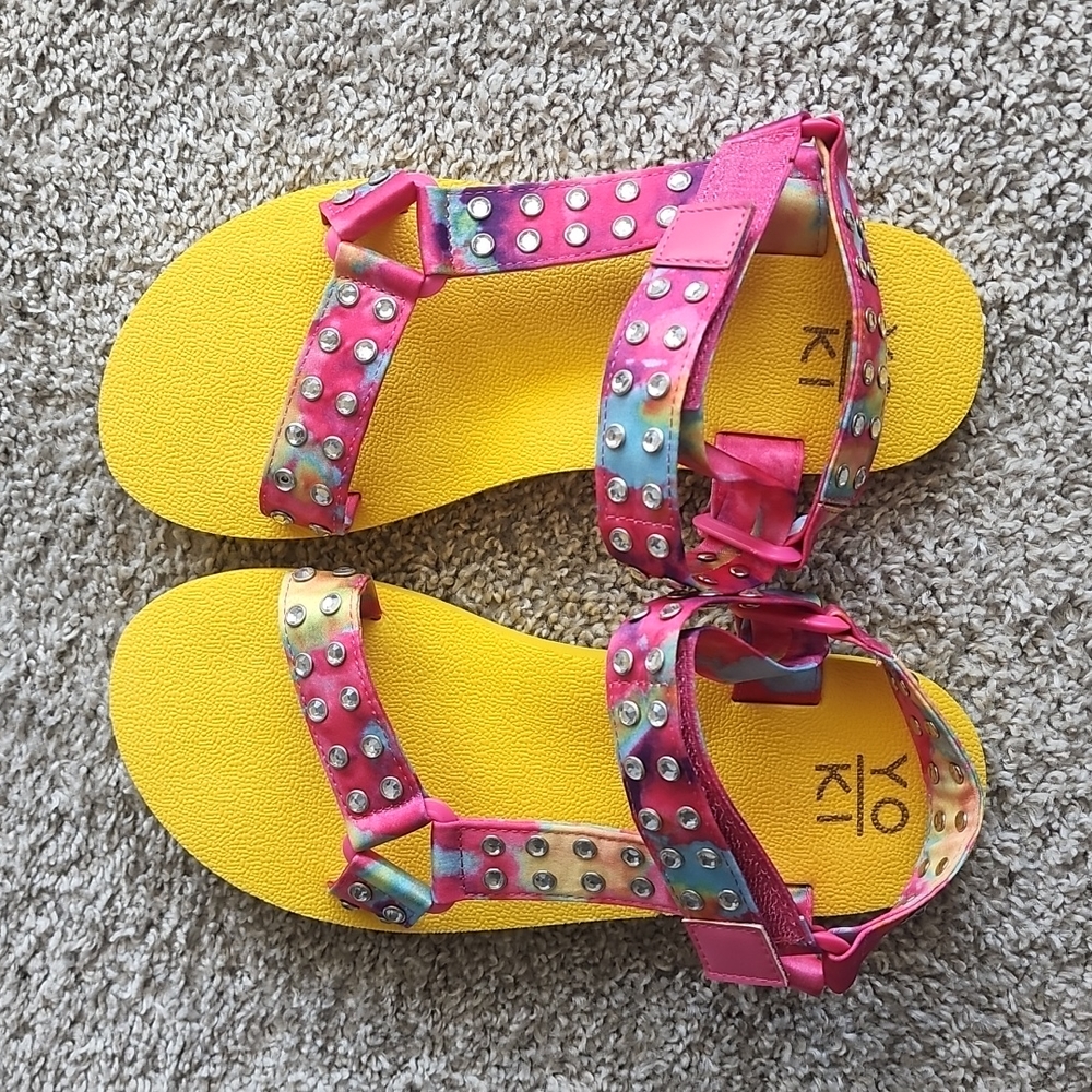 ~Yoki Pia~ NWOT 04 Studded Sandals